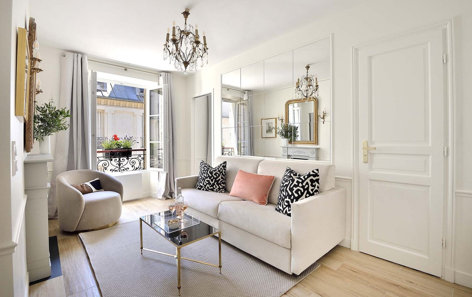 Before & After at Cassis – Creating a Dream Paris Pied-à-Terre