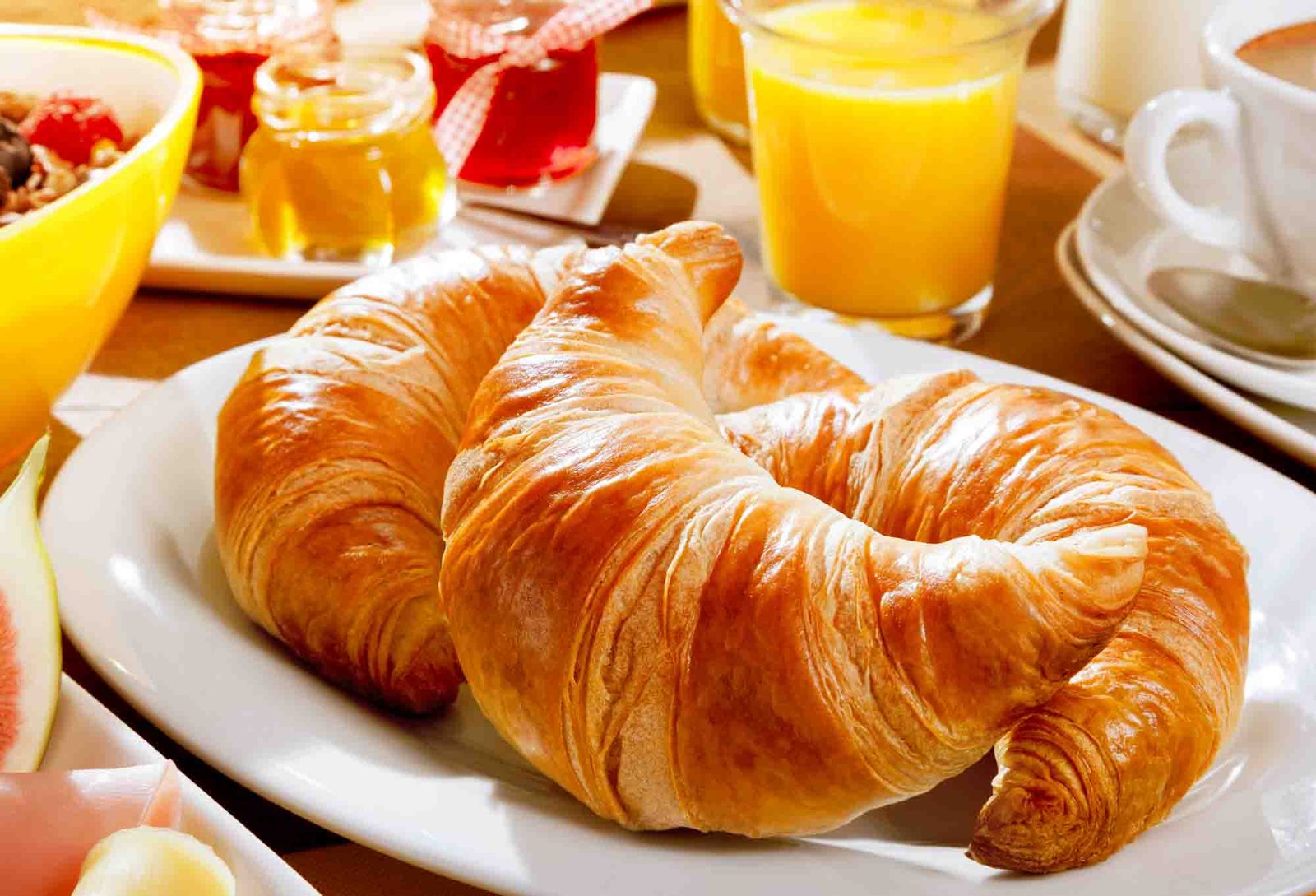 19 Best Places for Breakfast in Paris To Try Today (2025)
