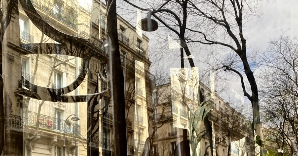 Paris Through My Lens: Le café est fermé